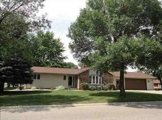 902 S 1st St, Marshall, MN 56258