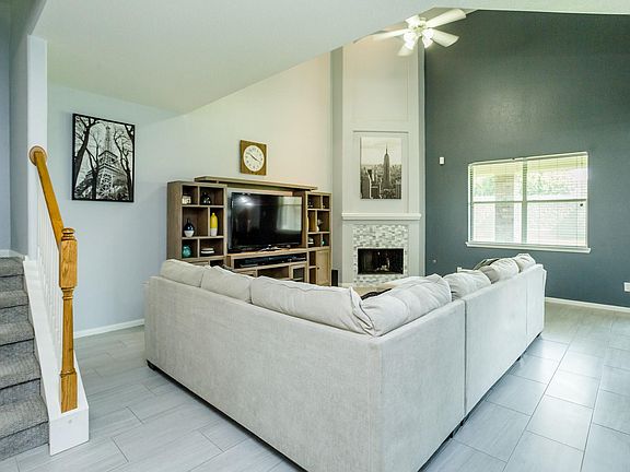 4th image of 10007 Dawn Brook Dr