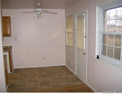 3rd image of 428 Somerset Dr