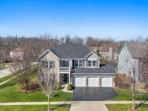 2718 Oak Dr, West Dundee, IL 60118