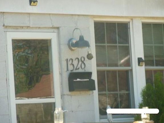 4th image of 1328 Montgomery Ave