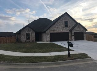 909 Via Firenze Ave, Springdale, AR 72762