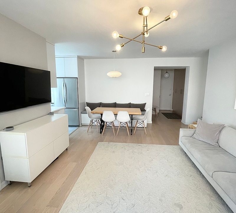 1st image of 300 E 93rd St APT 9B