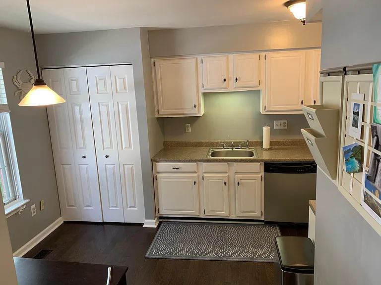 Kitchen (2 of 2)