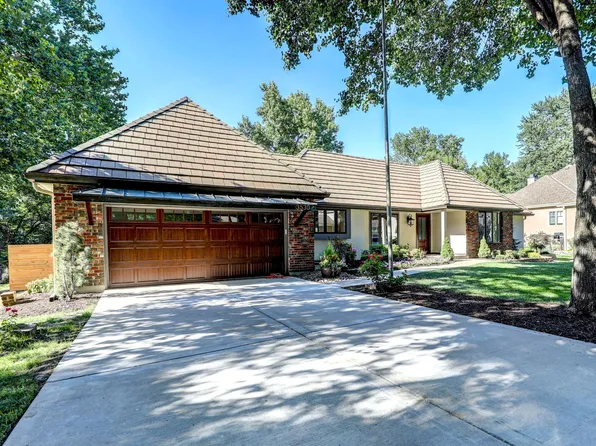 3530 W 92nd Ter, Leawood, KS 66206