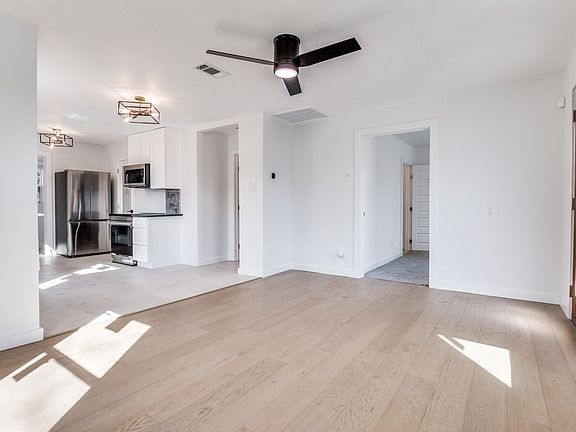 5th image of 2503 Stovall Dr Unit A