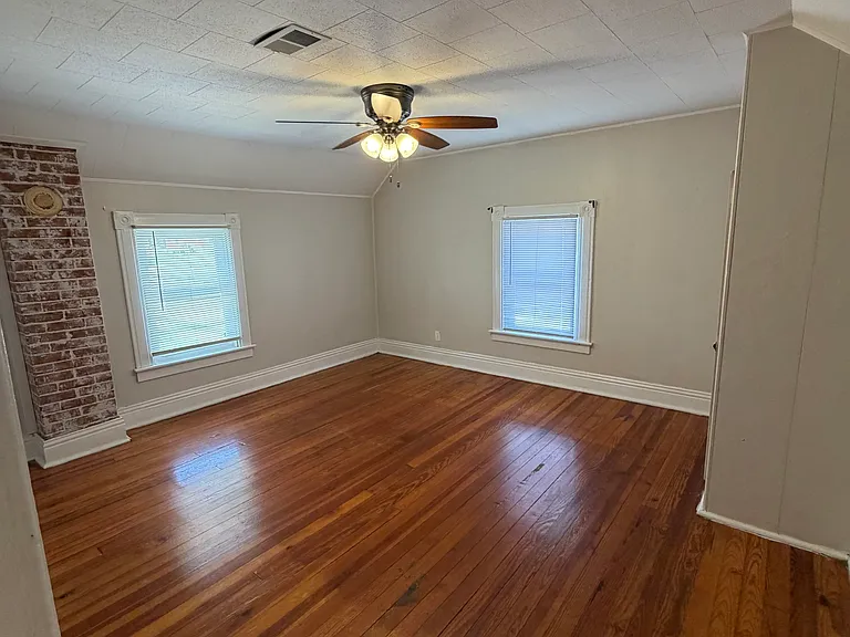 1117 W High St #B — Photo 10