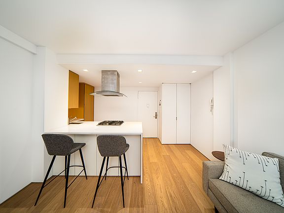4th image of 240 E 55th St APT 10E