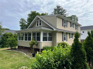 6 Vernon St, Smithfield, RI 02828