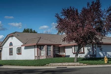 2nd image of 69 Lorna Way