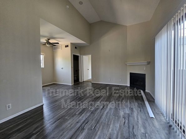 701 Hollywood Way #207