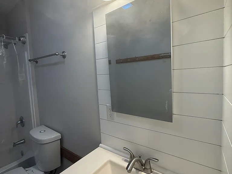 SPACIOUS BATHROOM #1