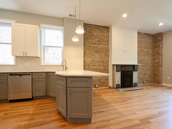 4th image of 1921 S Peoria St APT 3