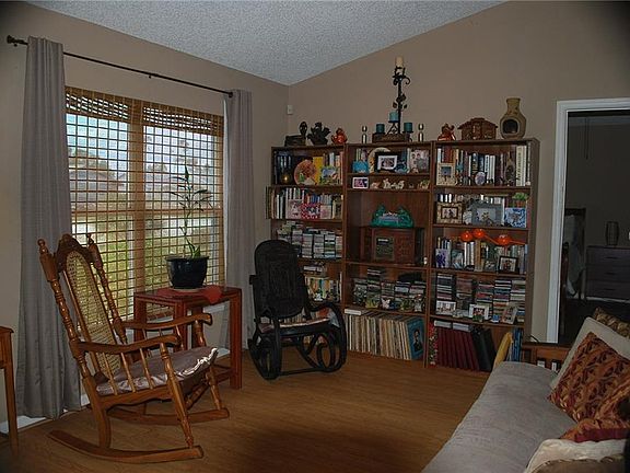 5th image of 2760 Corrigan Dr