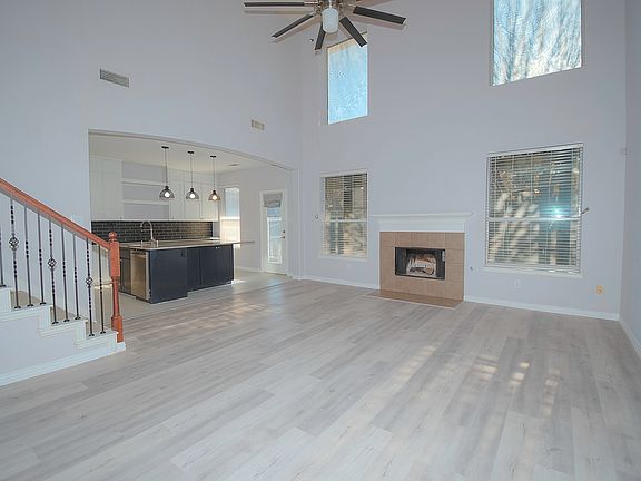 5th image of 2451 Blanco Dr