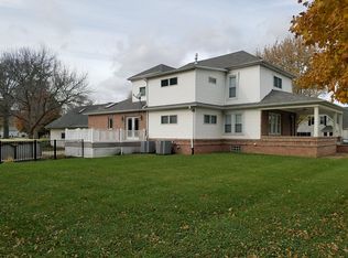 423 N Oak St, Toluca, IL 61369