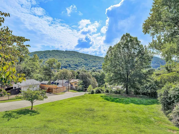 2402 Wycliffe Ave SW #10, Roanoke, VA 24014