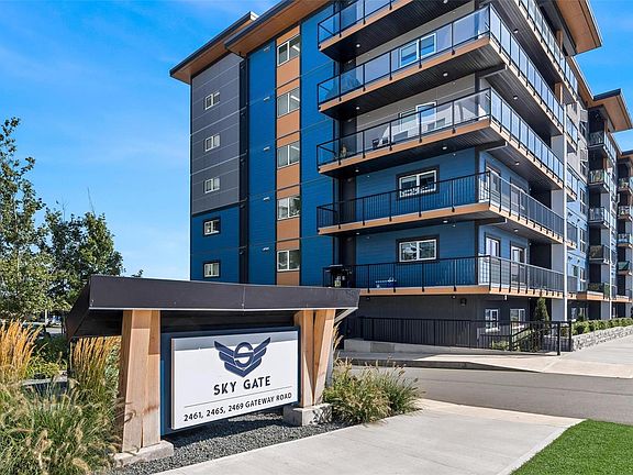 3rd image of 2465 Gateway Rd #504