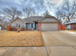7813 S Juniper Pl, Broken Arrow, OK 74011