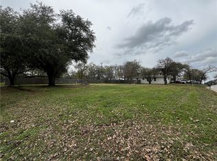 4104 Oaklawn St, Bryan, TX 77801