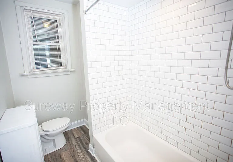 1034B Collings Ave — Photo 32