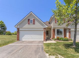 498 Lilly View Ct, Howell, MI 48843