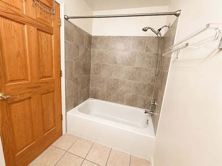 1661 Cornell Dr — Photo 7