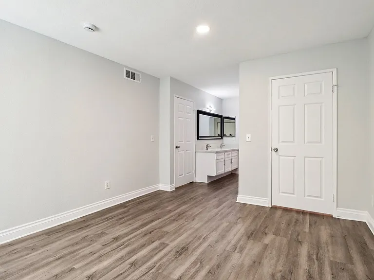 14056 Valleyheart Dr. — Photo 51
