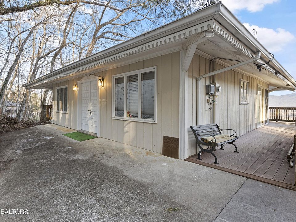 1st image of 1329 Ski View Dr