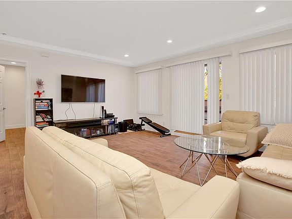3rd image of 3165 Emmons Ave APT 1J