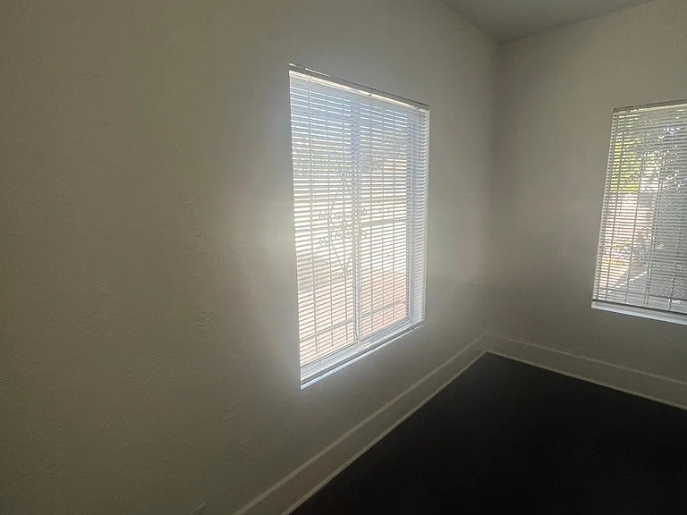1927 Bonsallo Ave #4 — Photo 17