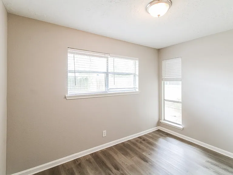 3206 Teakwood Cir — Photo 12