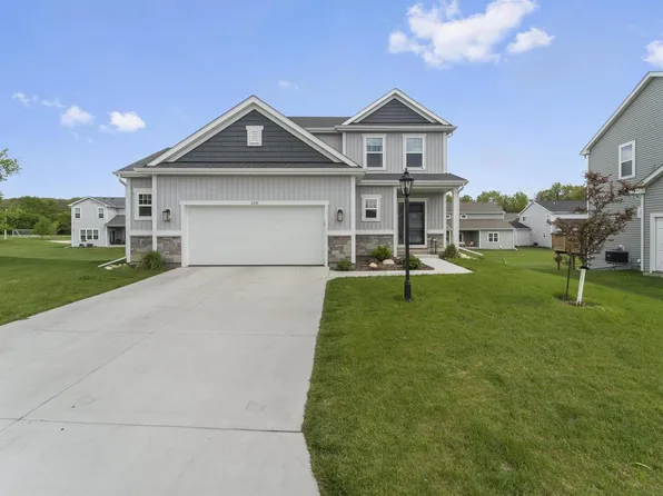 608 Cherry Court, Hartland, WI 53029