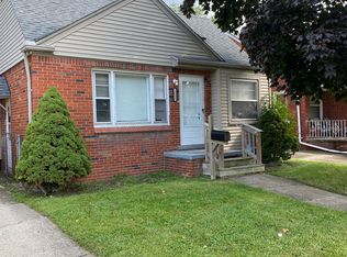 15533 Collinson Ave, Eastpointe, MI 48021