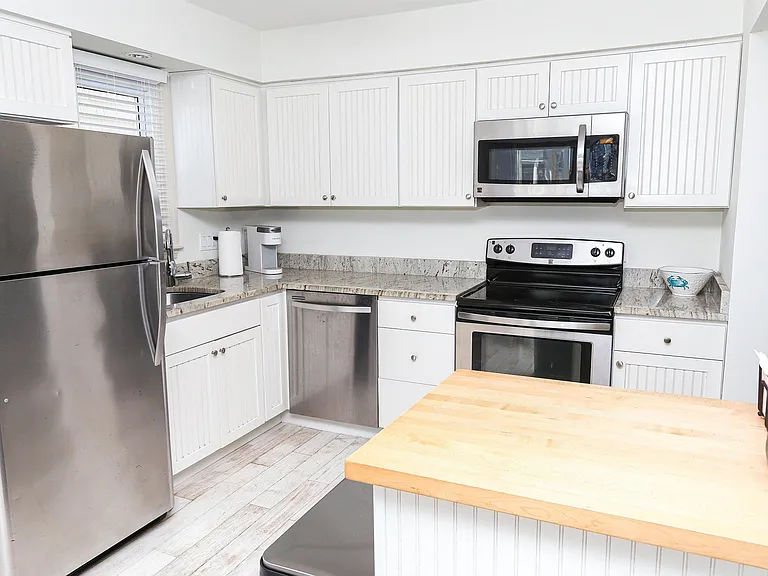 618 Bayshore Ave — Photo 23