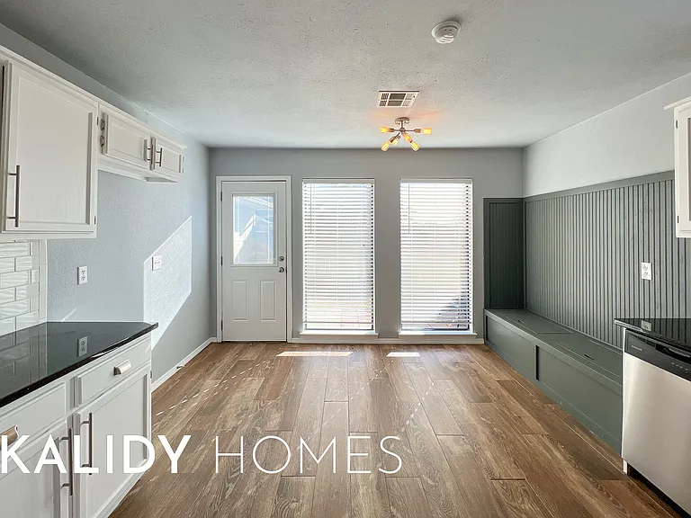 1225 Sequoyah Placeunit E — Photo 1