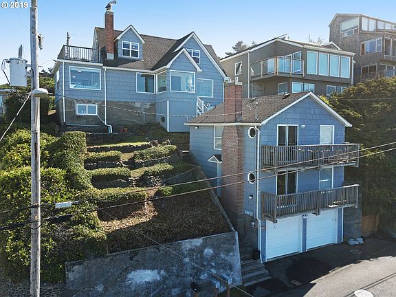 2nd image of 1203 SW Dune Ave