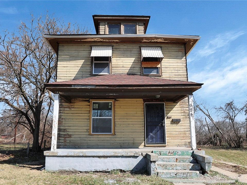 1st image of 924 Vernon Dr