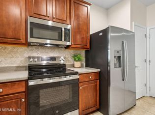 7023 Roundleaf Dr, Jacksonville, FL 32258