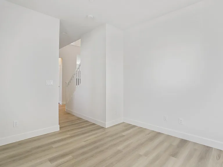 2926 Granger St — Photo 28