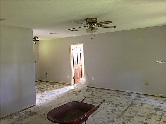 3rd image of 2674 Robin Ave