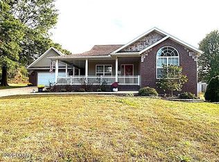 115 W Sycamore St, Monett, MO 65708