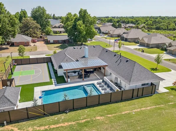 627 Louisiana St, Jones, OK 73049