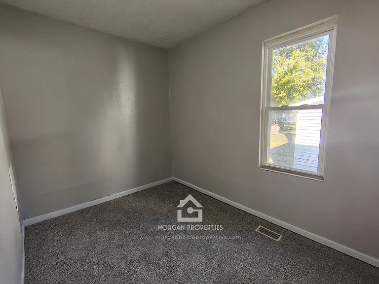 621 Madison Ave — Photo 11