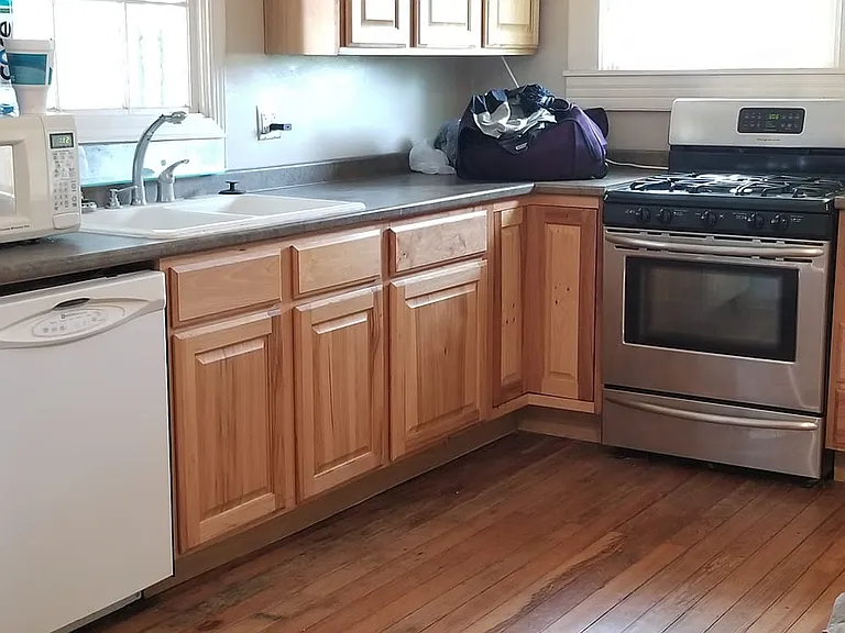 304 Columbia St — Photo 3