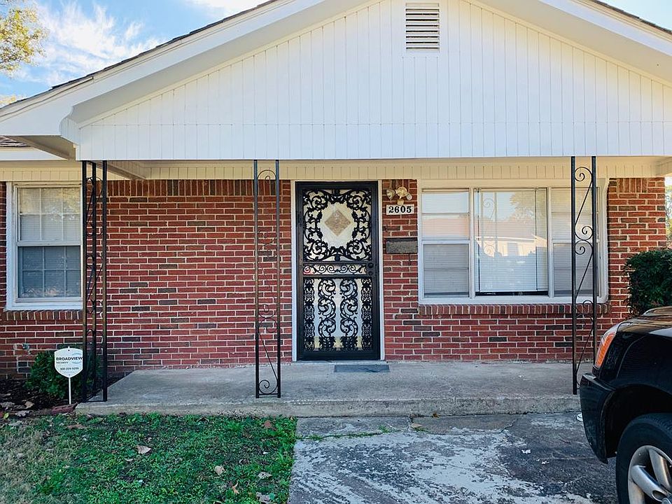 1st image of 2605 E Jackson Ave