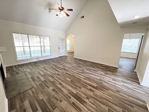 3rd image of 1517 Lawson Dr