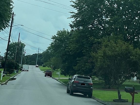 3rd image of 713 Cayce Dr