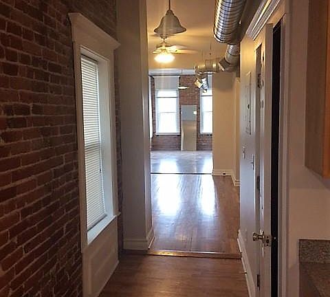 4th image of 569 Campbell St APT 2