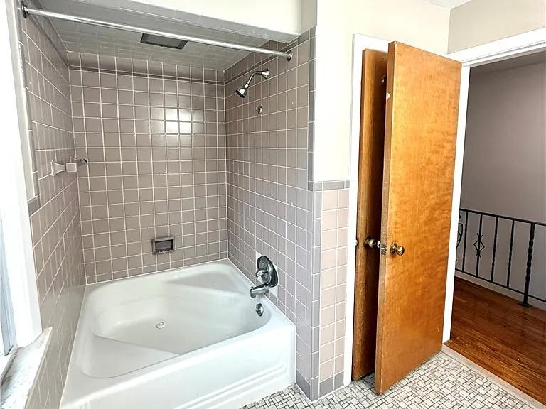 28175 Shaker Blvd — Photo 12